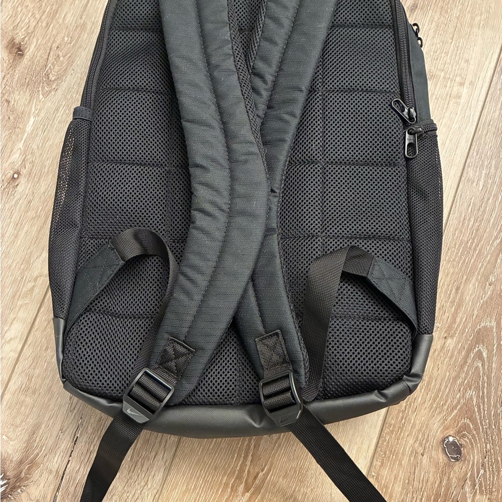 NEW with tags Nike Black Backpack with Golden State logo for Men or Women - Picture 2 of 4